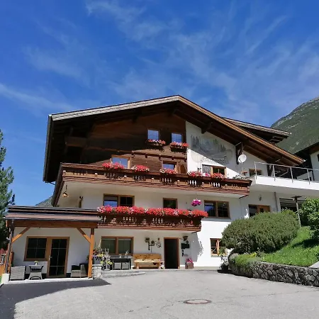Laerchenhof Apartment *
