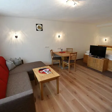Laerchenhof Apartment